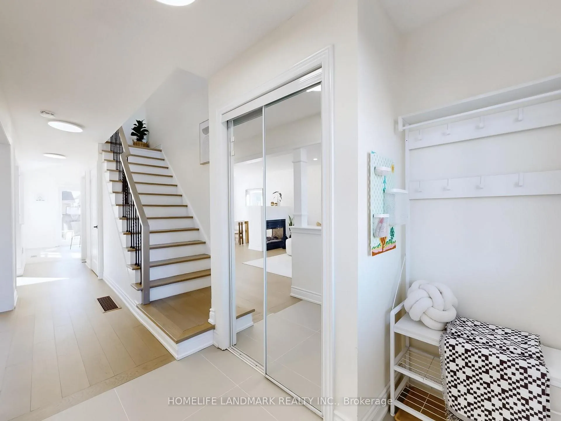Photo 17 of 213 Montebello Avenue, Vaughan, Sonoma Heights — HOMEH