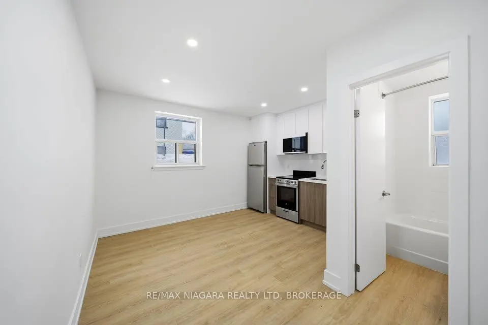 Photo 4 of 995 O'connor Drive, Toronto, O'Connor-Parkview — HOMEH