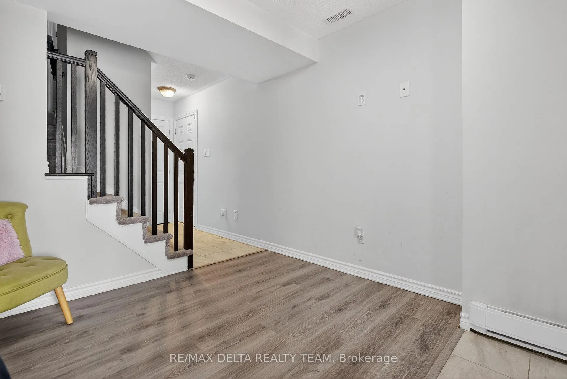Photo 3 of 94 Feathertop Lane, Ottawa, Kanata - Emerald Meadows/Trailwest — HOMEH