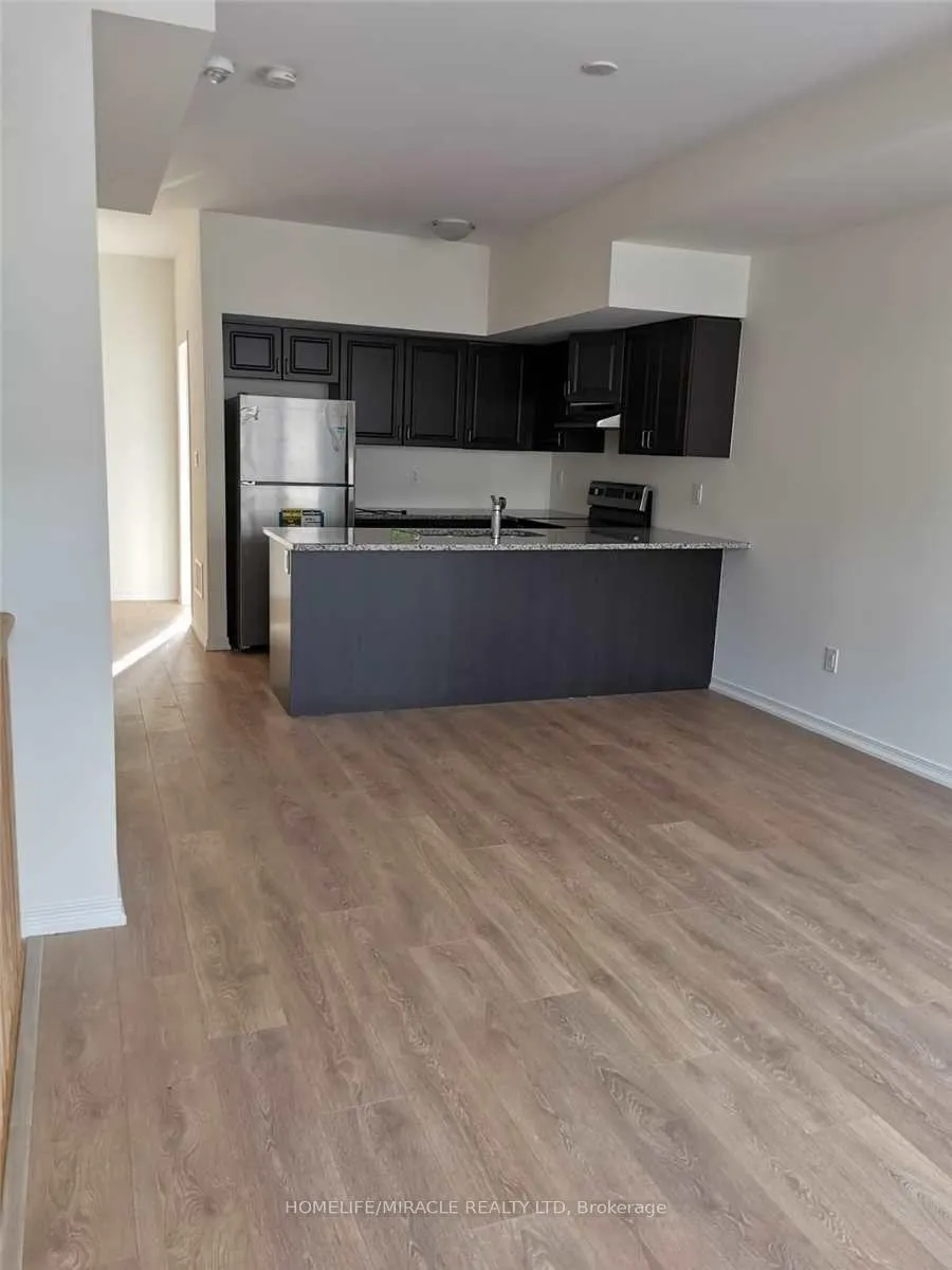 Photo 4 of 2565 Mojave Path, Oshawa, Windfields — HOMEH
