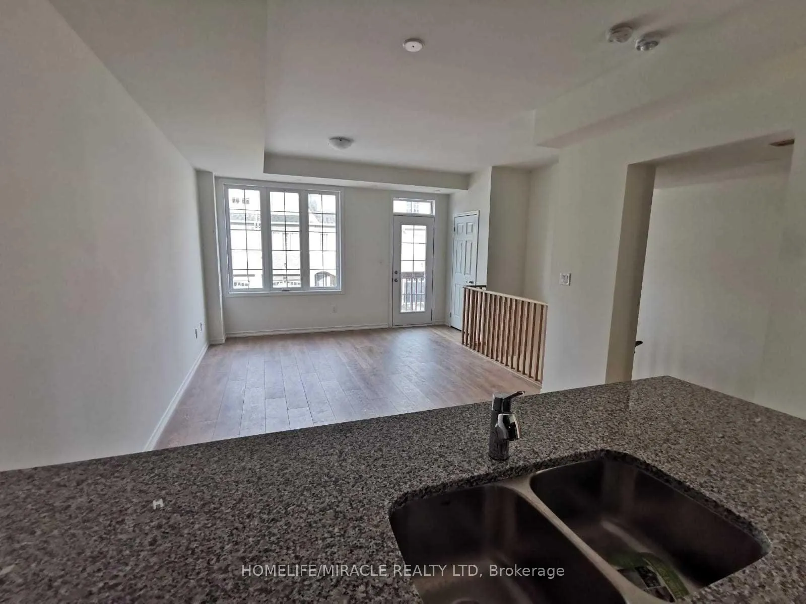 Photo 6 of 2565 Mojave Path, Oshawa, Windfields — HOMEH