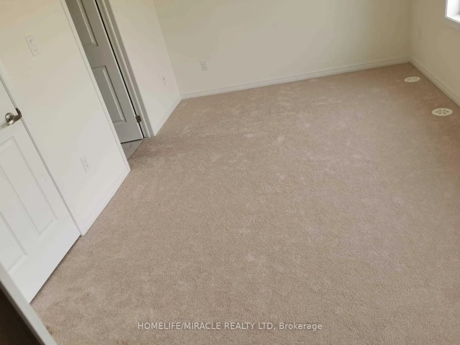 Photo 9 of 2565 Mojave Path, Oshawa, Windfields — HOMEH