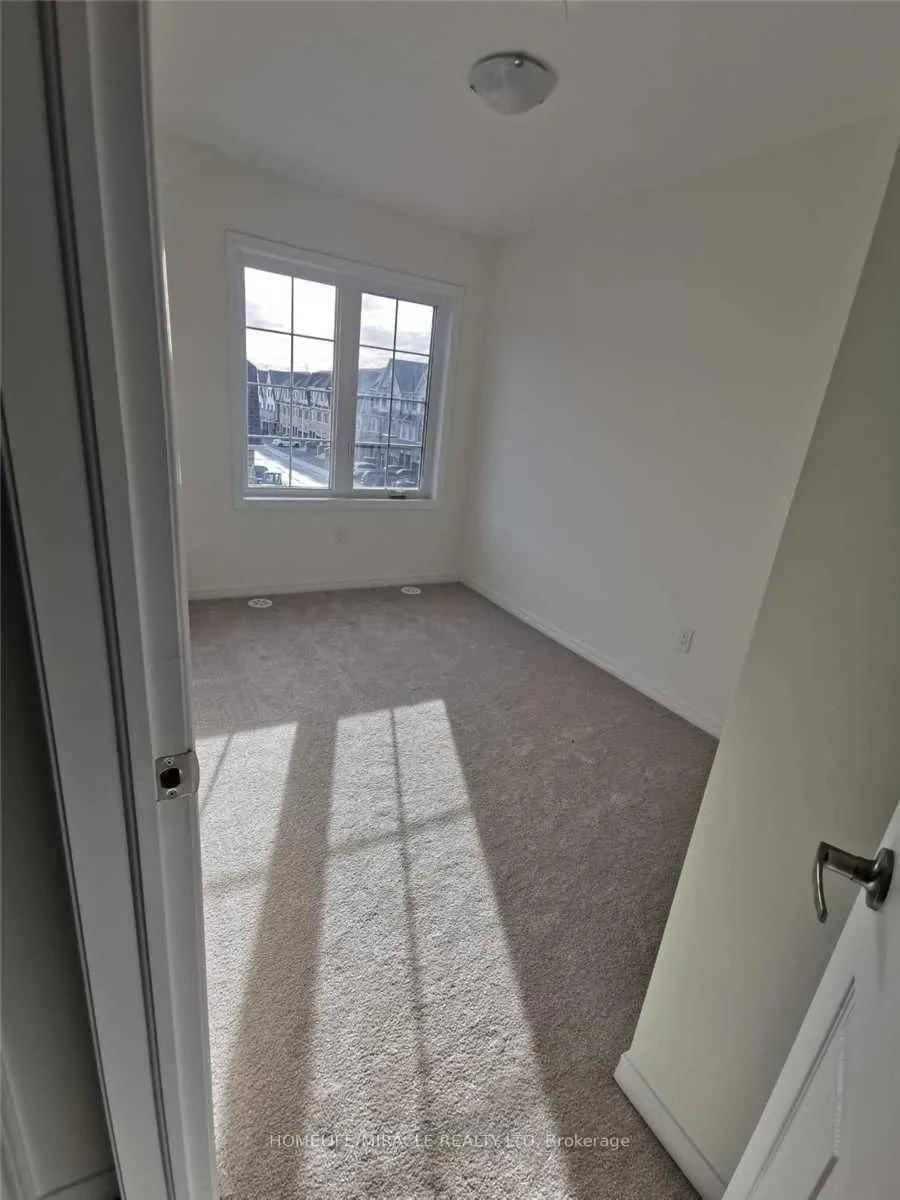 Photo 11 of 2565 Mojave Path, Oshawa, Windfields — HOMEH