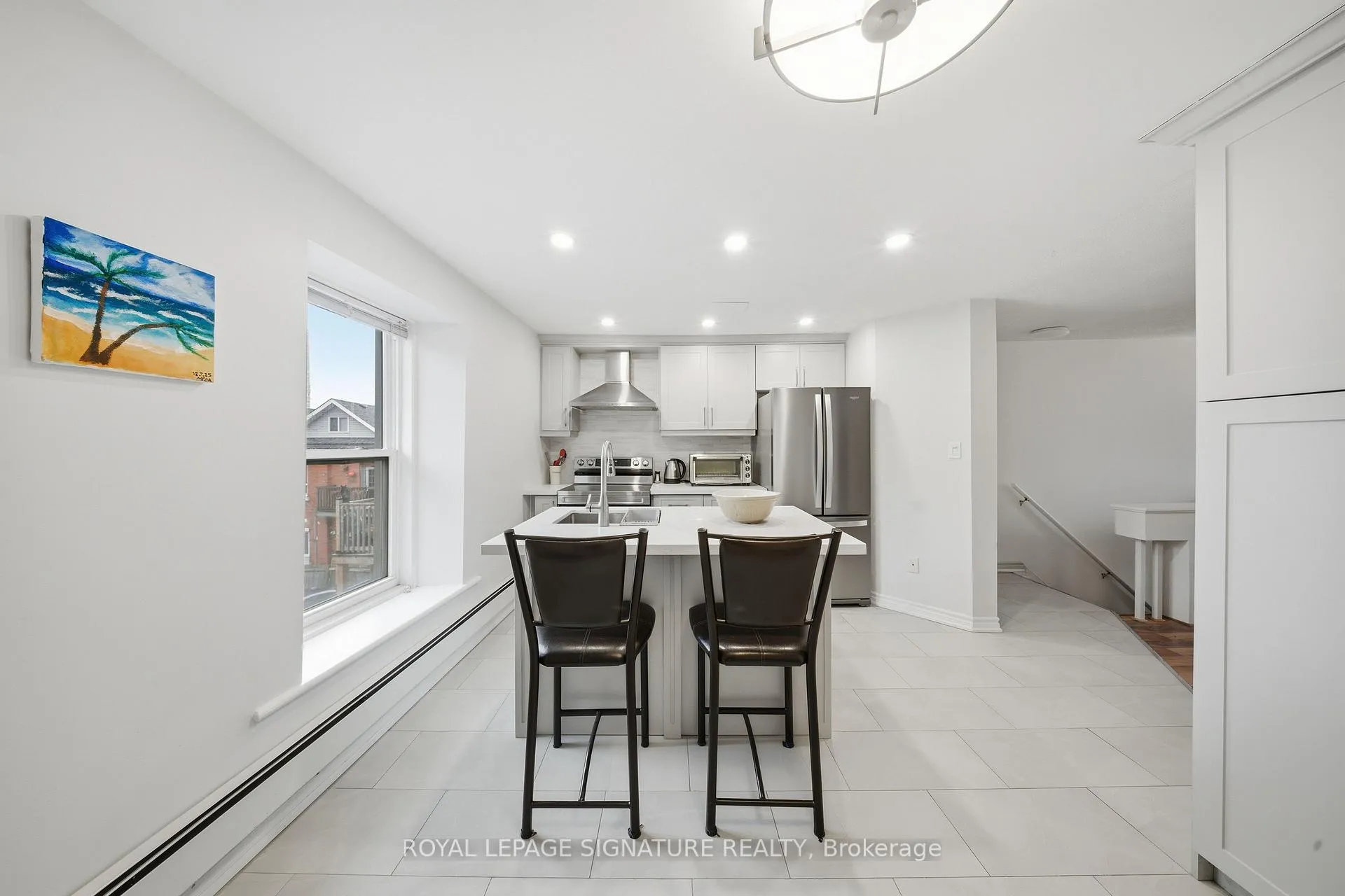 Photo 3 of Unit 2, 209 Hunter Street E, Hamilton, Corktown — HOMEH