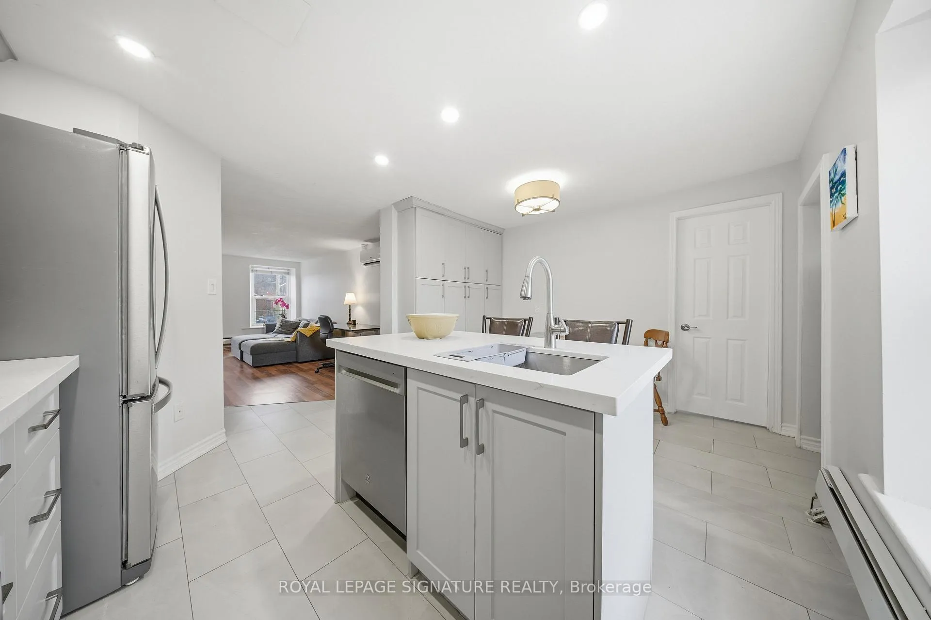Photo 5 of Unit 2, 209 Hunter Street E, Hamilton, Corktown — HOMEH