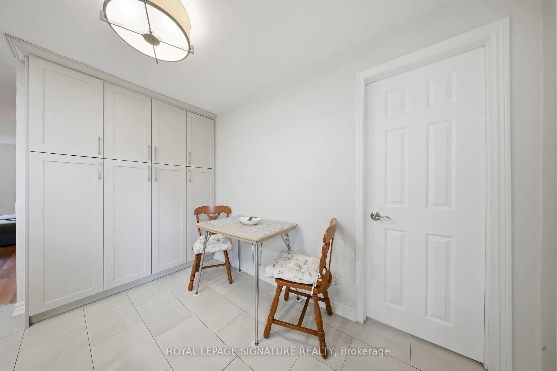 Photo 6 of Unit 2, 209 Hunter Street E, Hamilton, Corktown — HOMEH