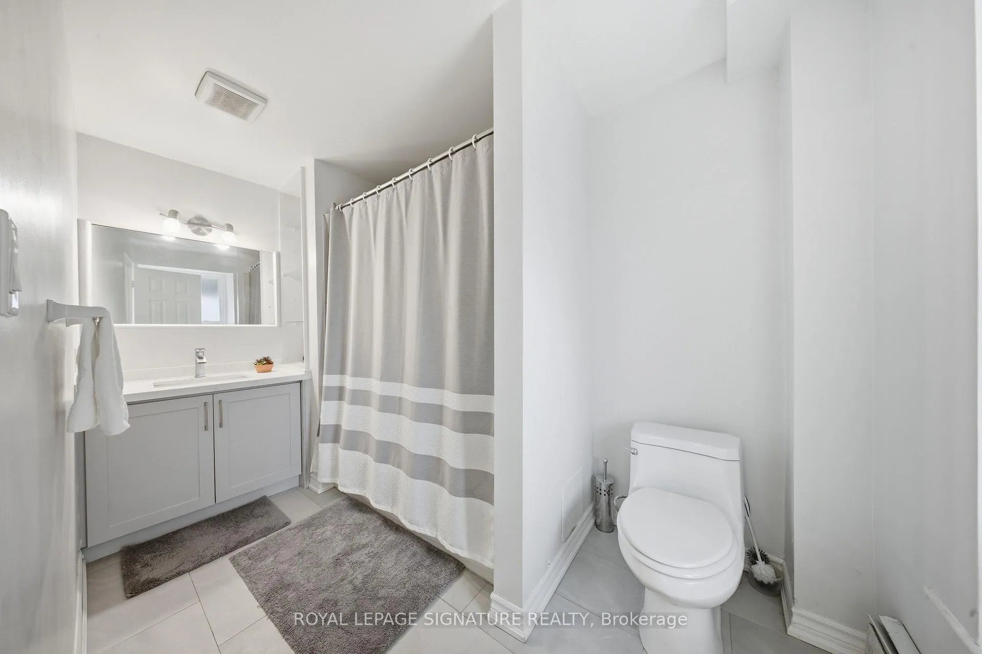 Photo 12 of Unit 2, 209 Hunter Street E, Hamilton, Corktown — HOMEH