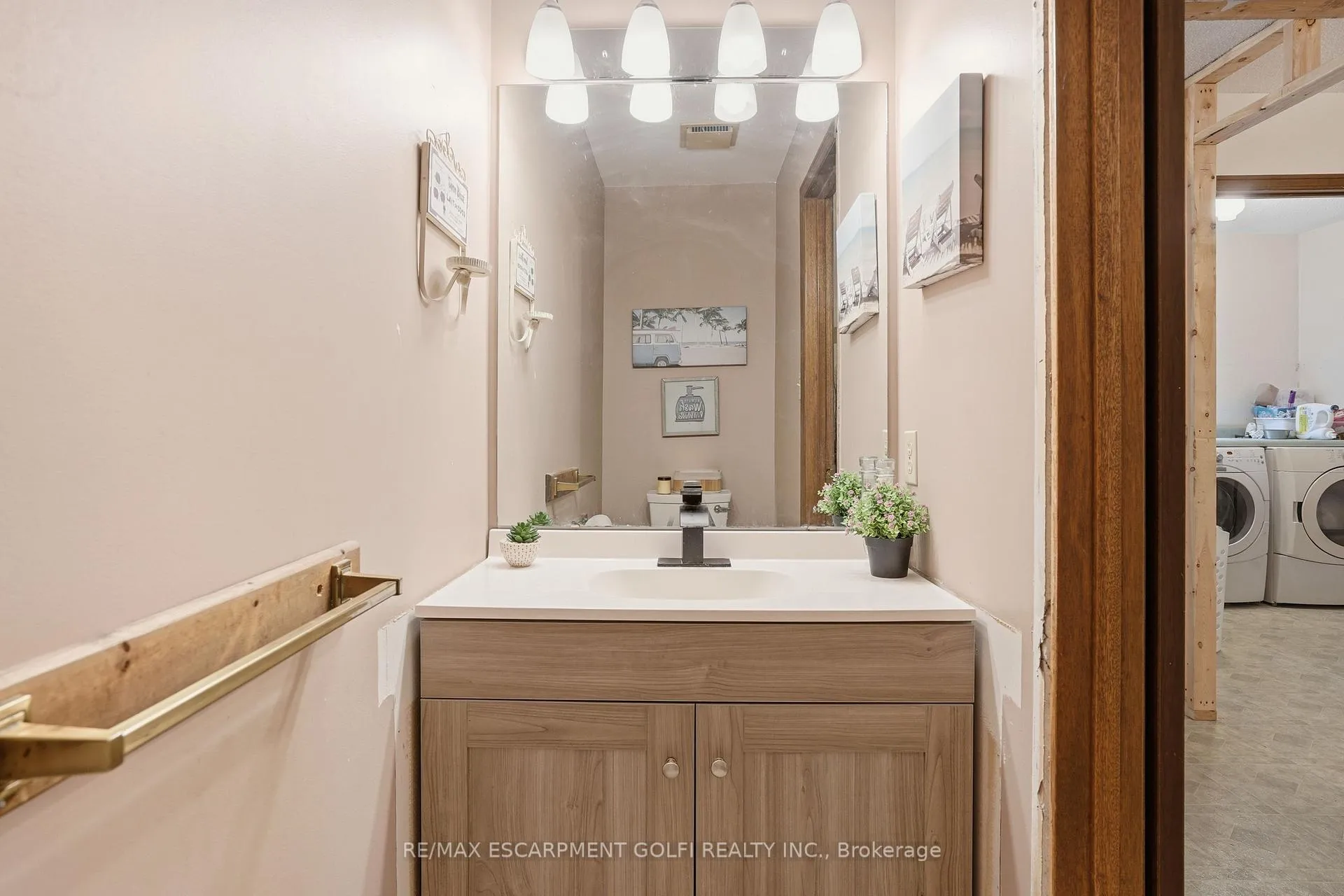 Photo 23 of 4545 Green Meadow Boulevard, Lincoln, Beamsville — HOMEH