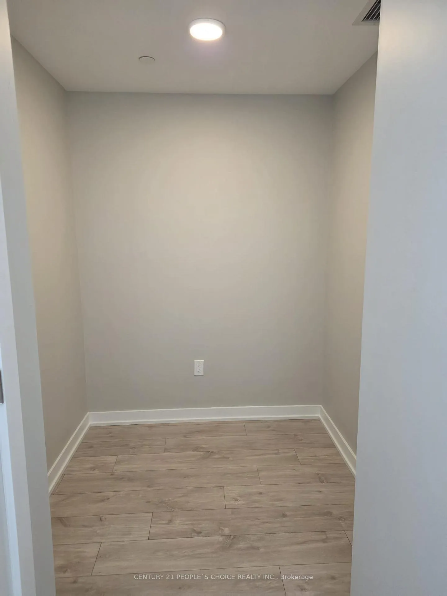 Photo 4 of Unit 504, 750 Whitlock Avenue, Milton, Cobban — HOMEH