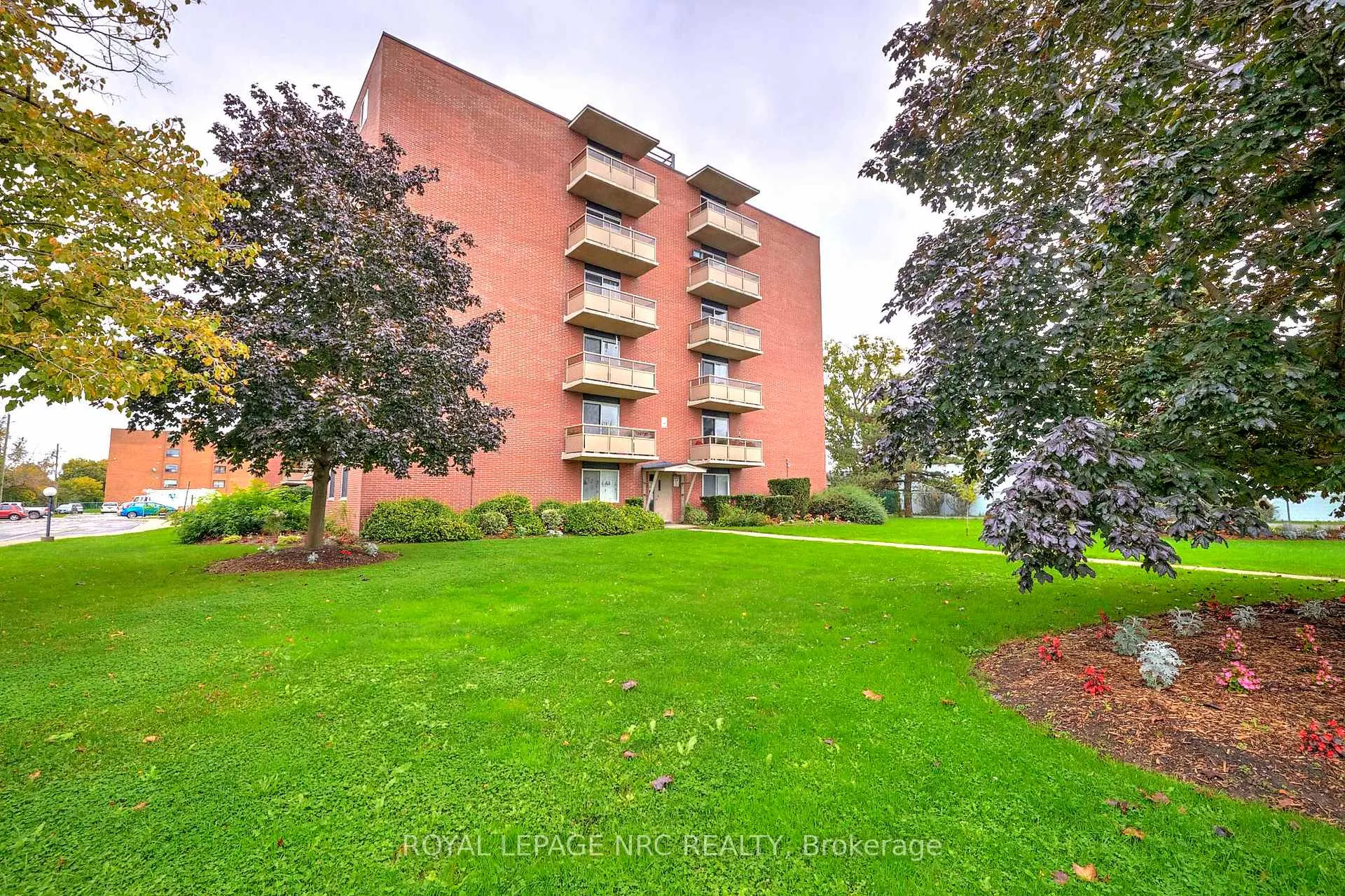 Photo 1 of Unit 209, 264 Grantham Avenue, St. Catharines, Carlton/Bunting — HOMEH