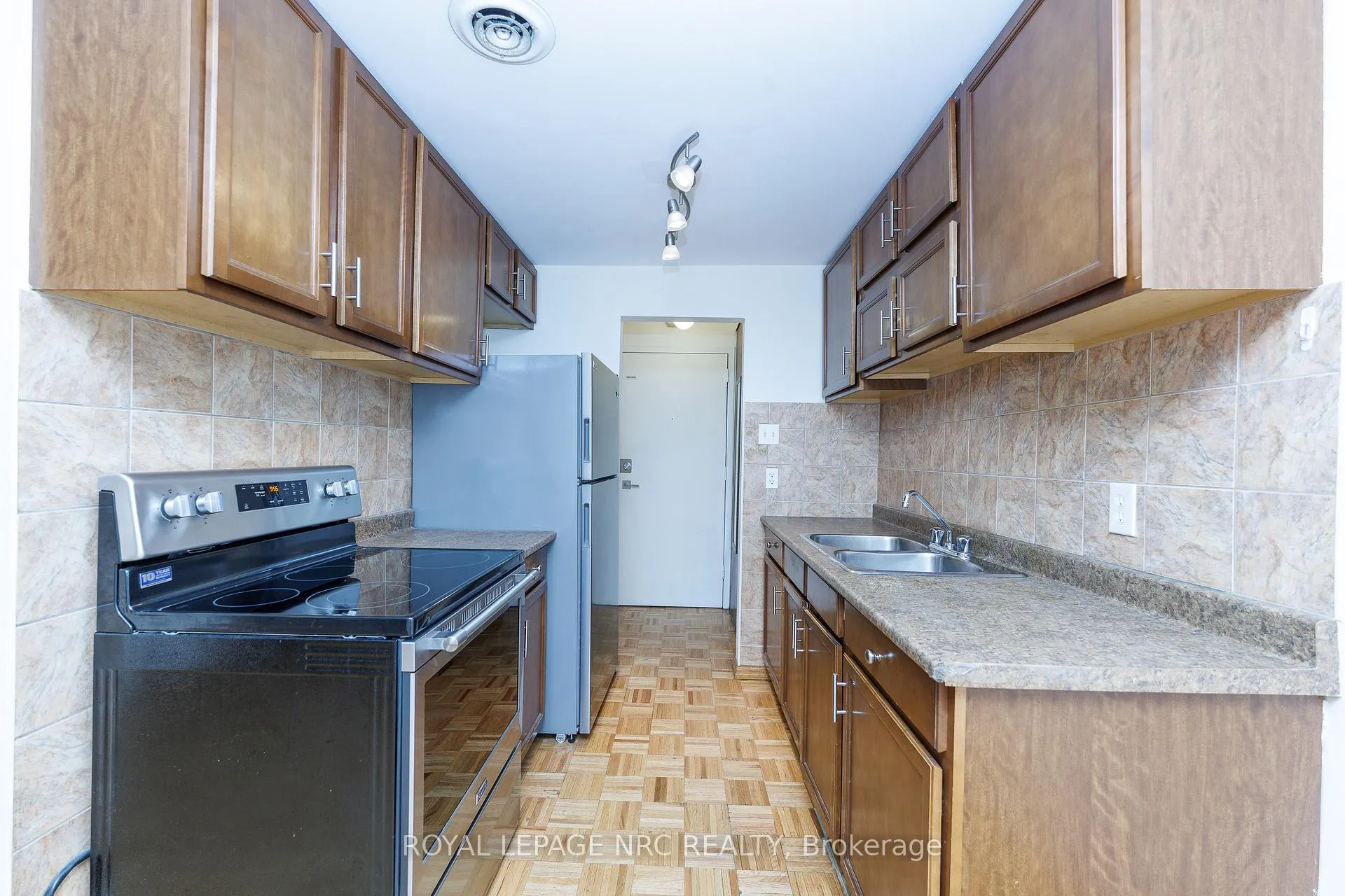 Photo 10 of Unit 209, 264 Grantham Avenue, St. Catharines, Carlton/Bunting — HOMEH