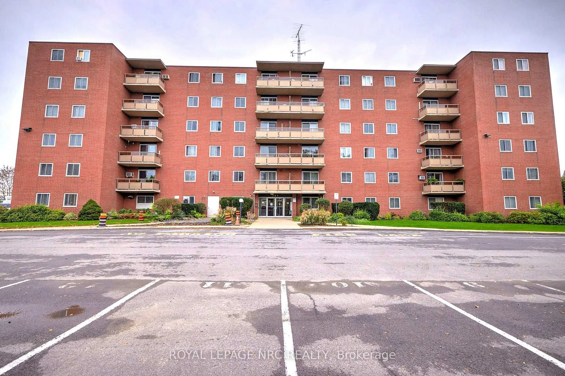 Photo 27 of Unit 209, 264 Grantham Avenue, St. Catharines, Carlton/Bunting — HOMEH