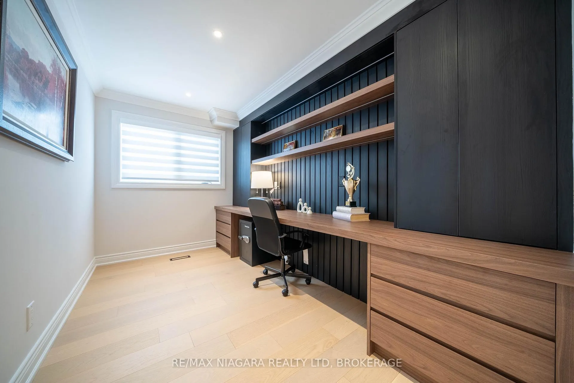 Photo 22 of 18 Mountbatten Road, Etobicoke, Humber Heights — HOMEH