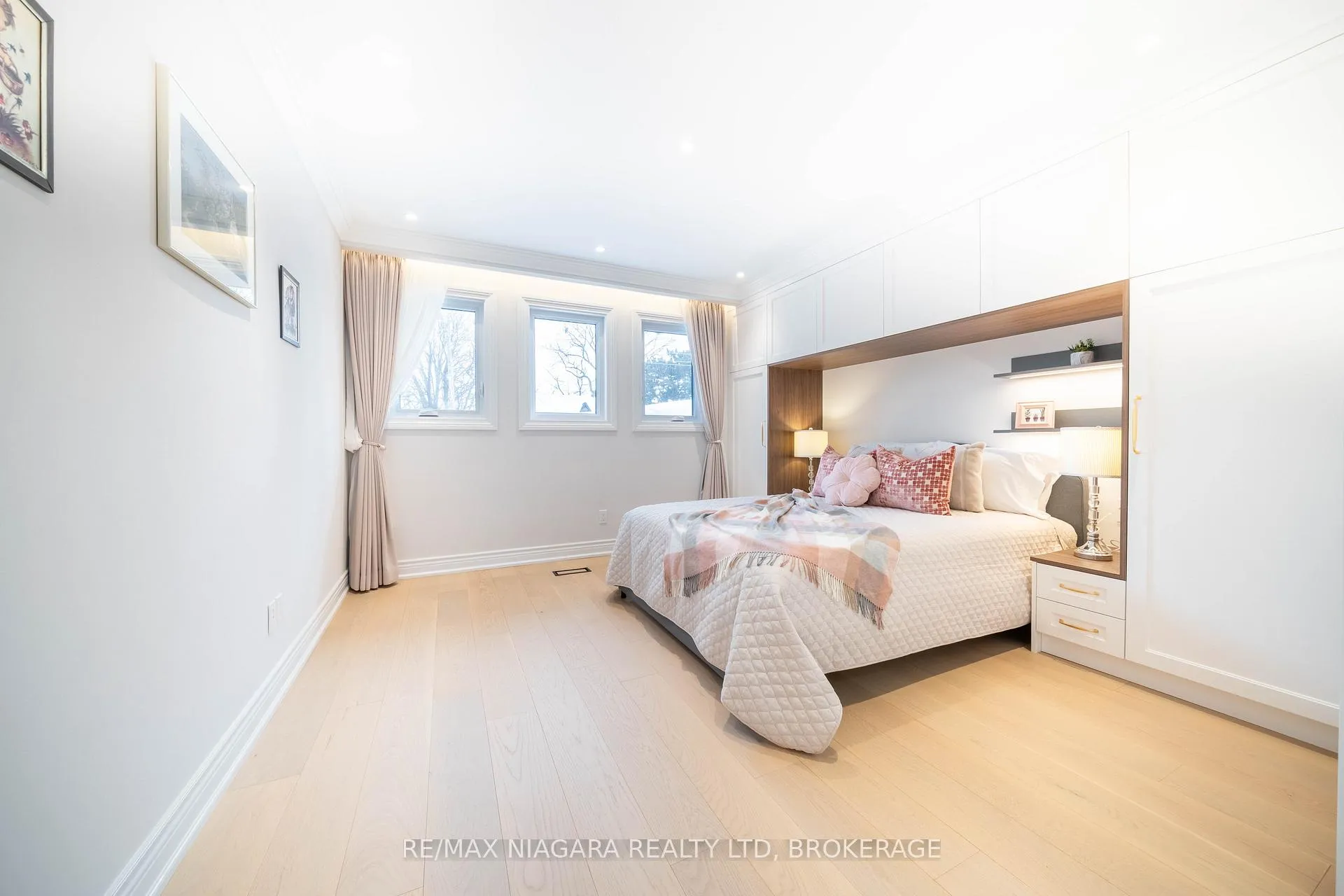 Photo 26 of 18 Mountbatten Road, Etobicoke, Humber Heights — HOMEH