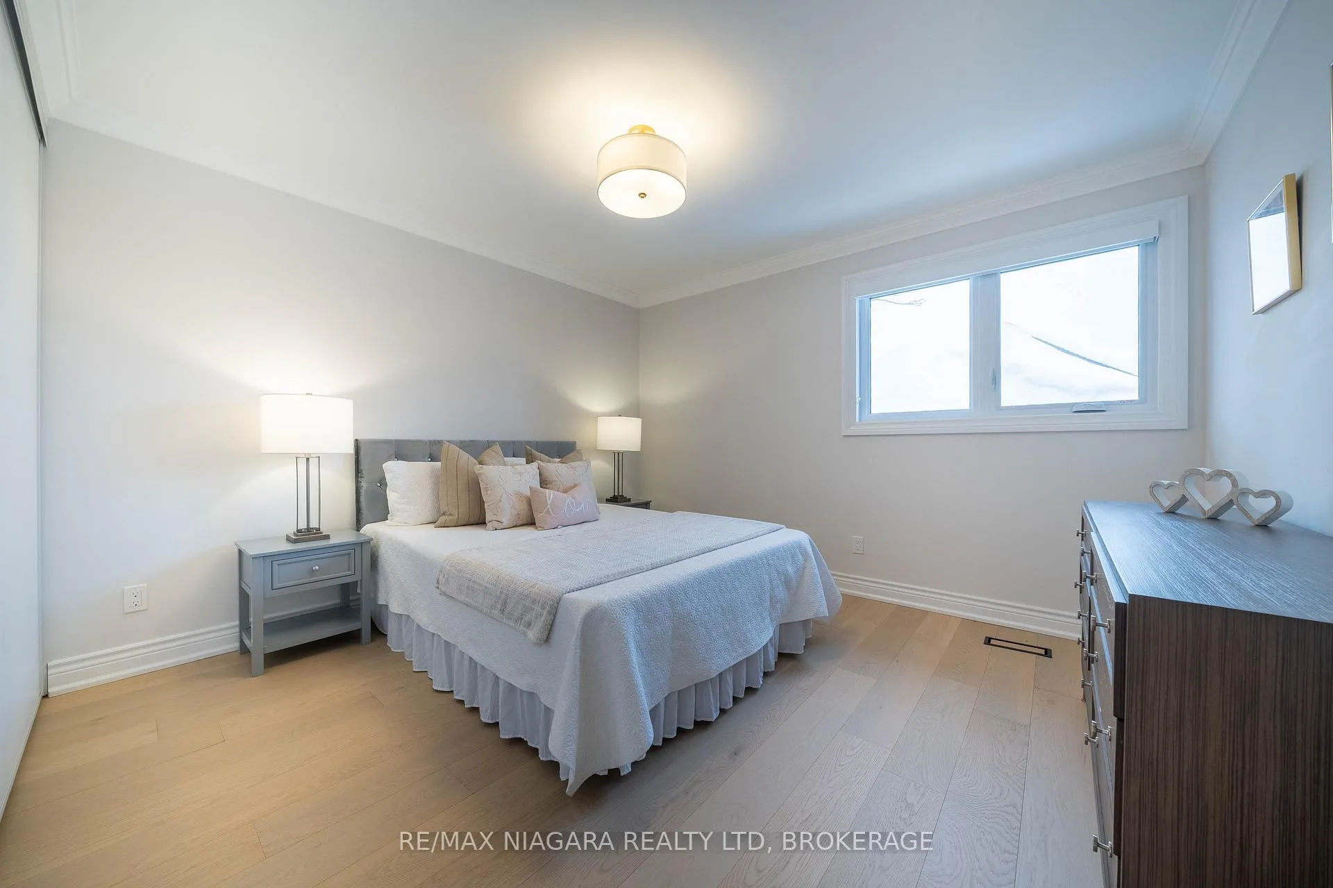 Photo 29 of 18 Mountbatten Road, Etobicoke, Humber Heights — HOMEH