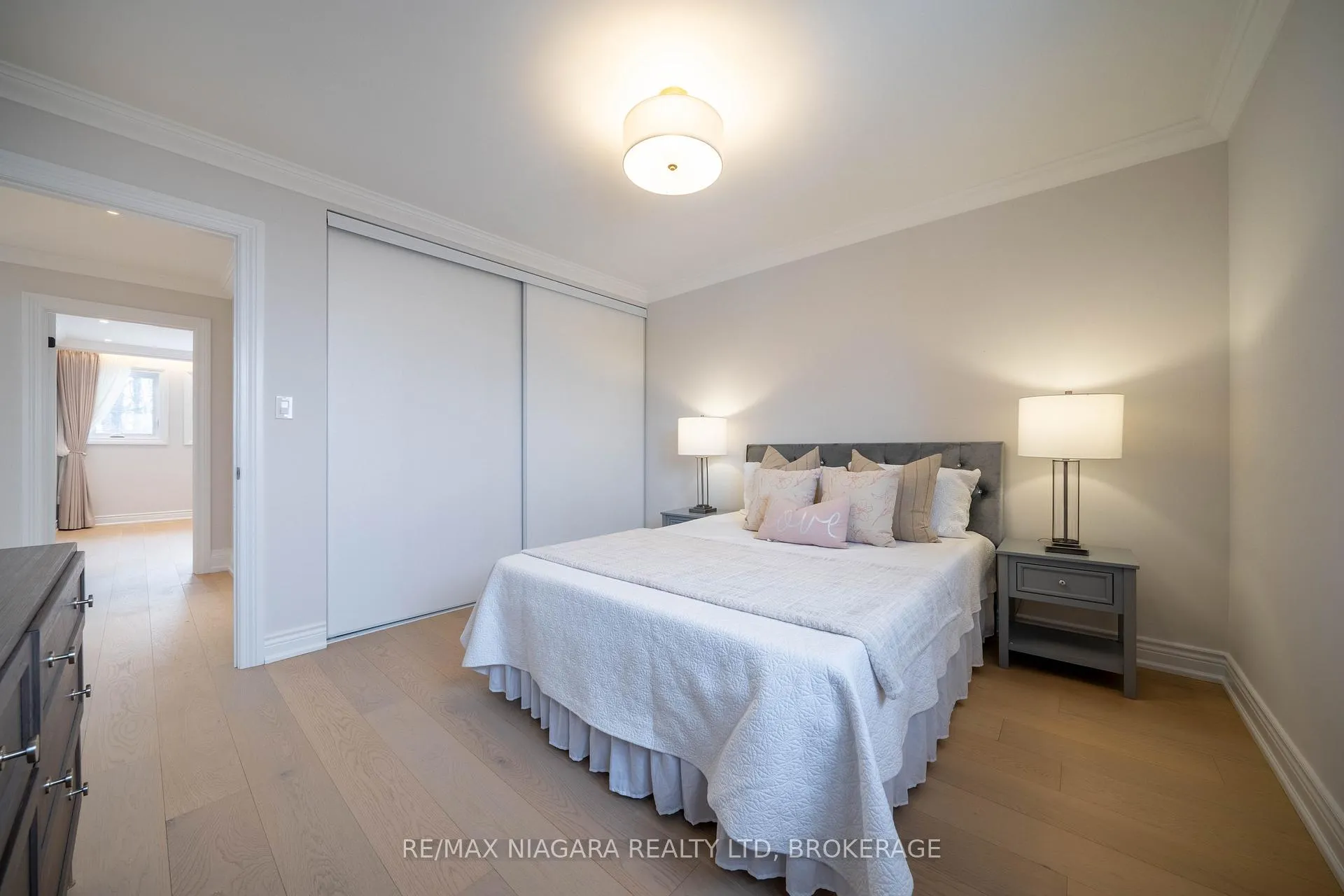 Photo 30 of 18 Mountbatten Road, Etobicoke, Humber Heights — HOMEH