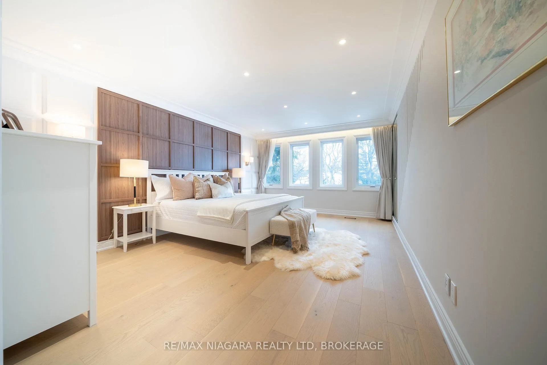 Photo 33 of 18 Mountbatten Road, Etobicoke, Humber Heights — HOMEH