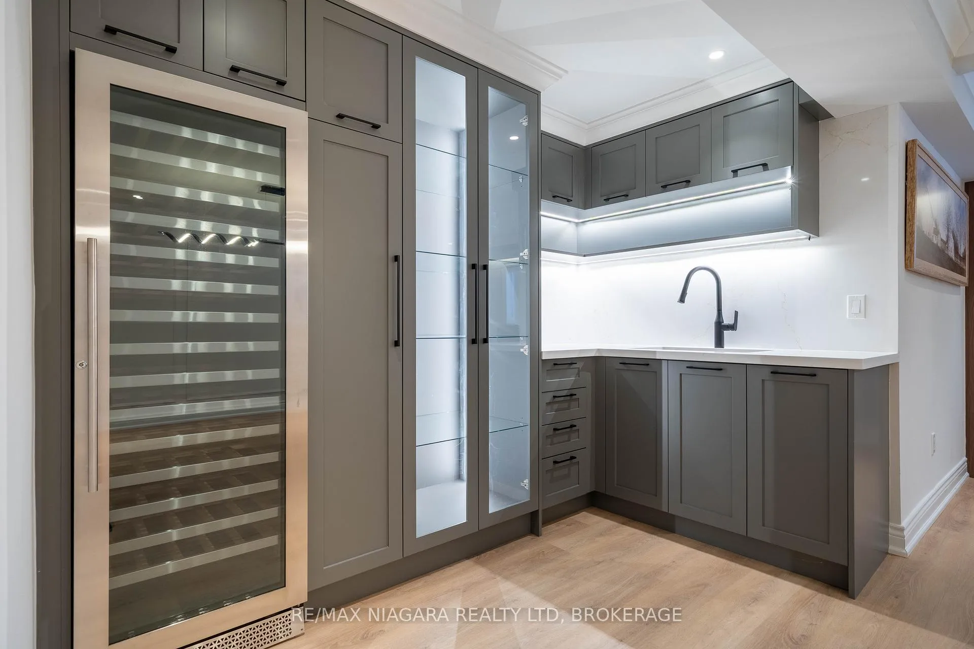 Photo 43 of 18 Mountbatten Road, Etobicoke, Humber Heights — HOMEH