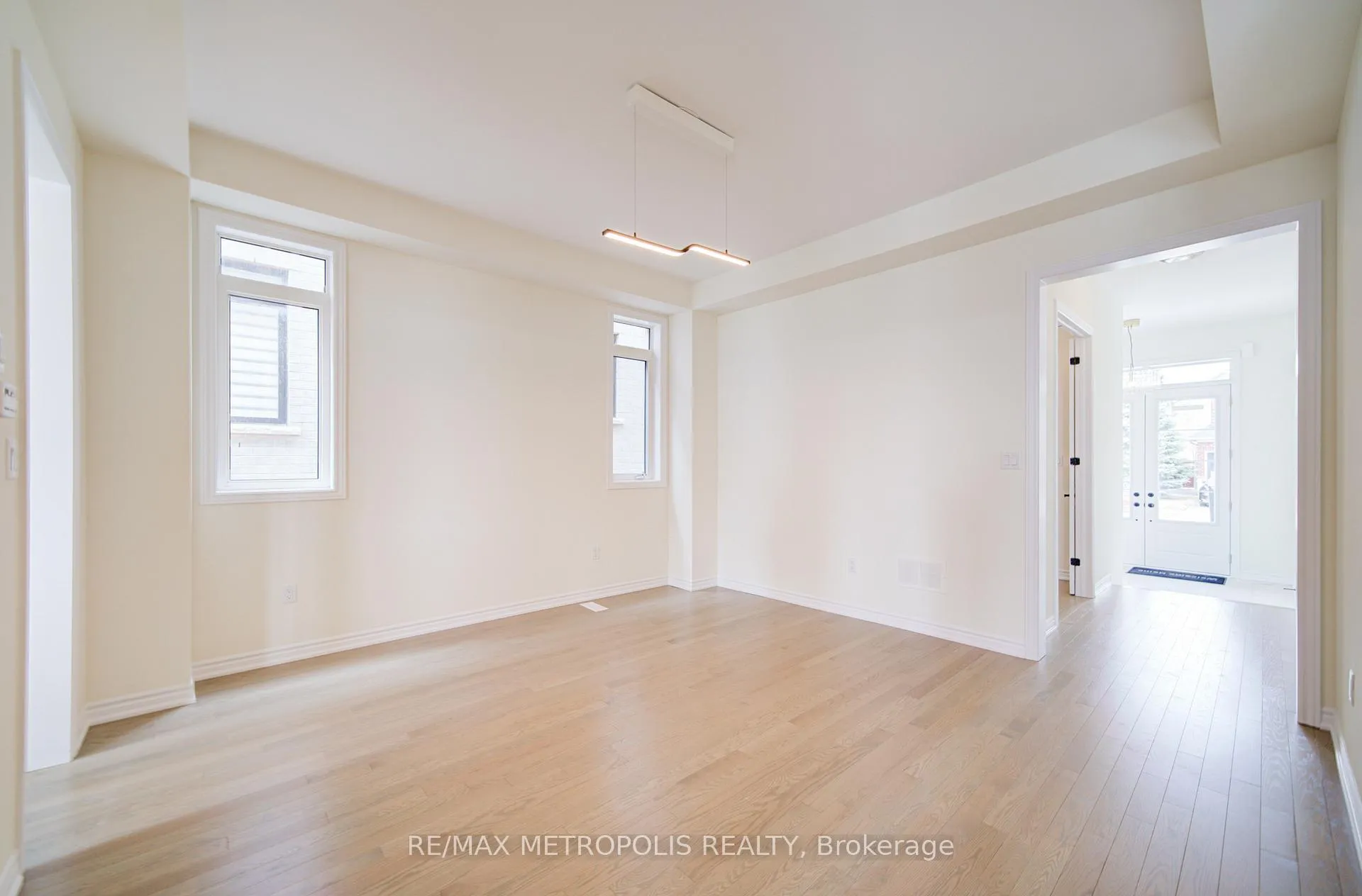 Photo 7 of 19 Kane Crescent, Aurora, Bayview Northeast — HOMEH