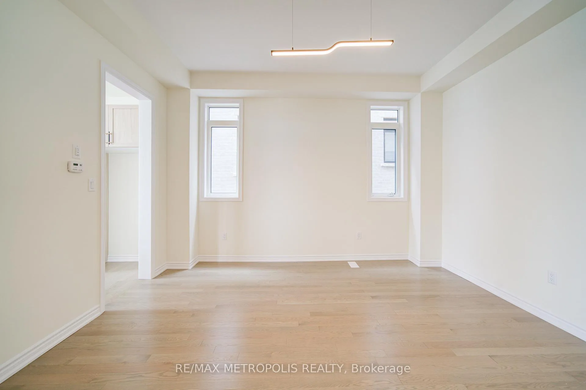 Photo 9 of 19 Kane Crescent, Aurora, Bayview Northeast — HOMEH