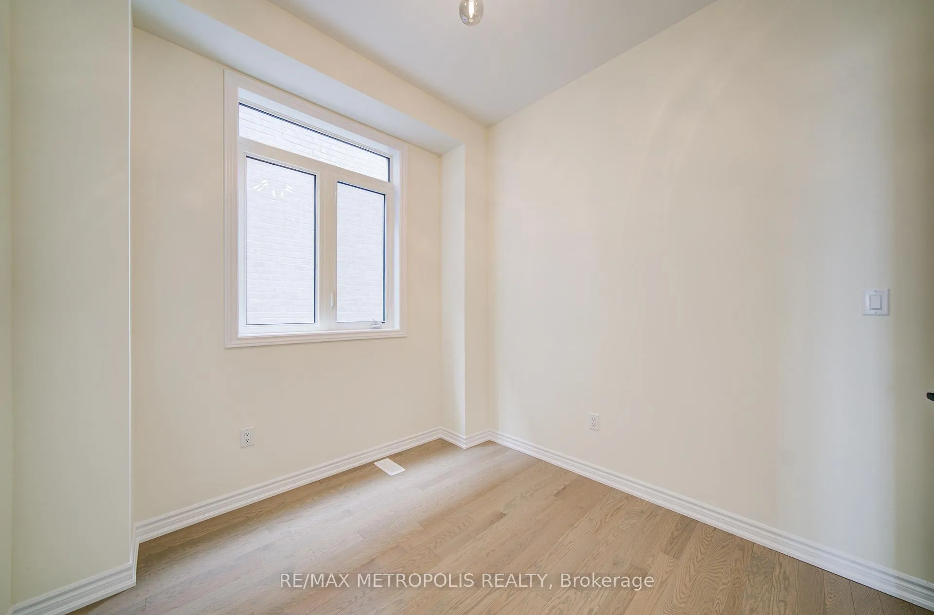 Photo 11 of 19 Kane Crescent, Aurora, Bayview Northeast — HOMEH