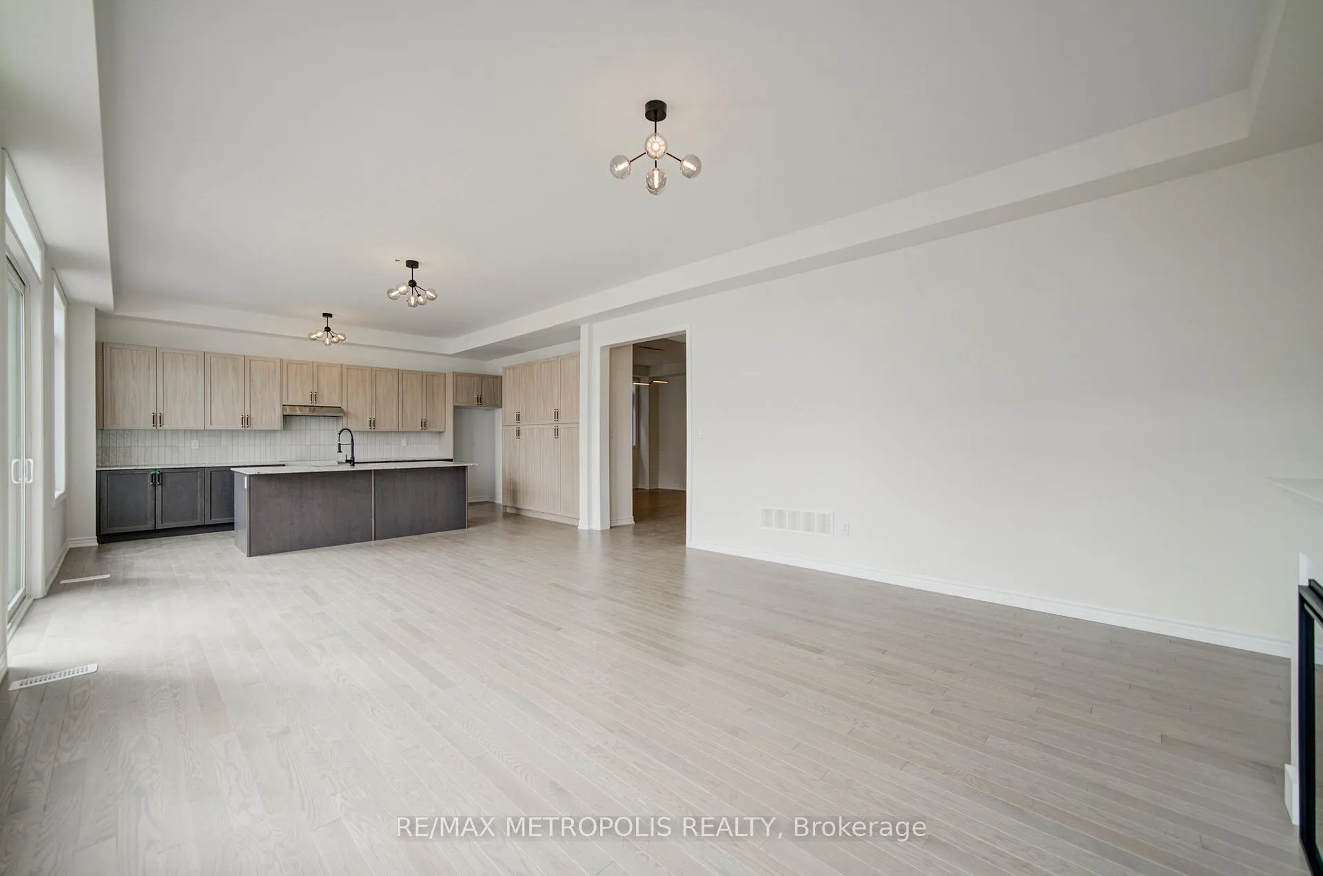 Photo 17 of 19 Kane Crescent, Aurora, Bayview Northeast — HOMEH
