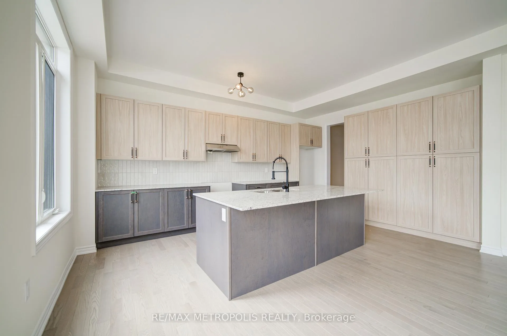 Photo 18 of 19 Kane Crescent, Aurora, Bayview Northeast — HOMEH