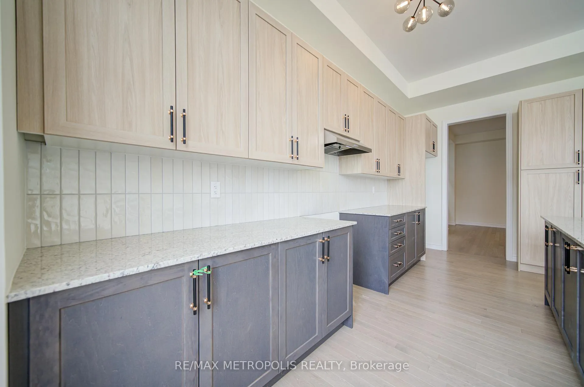 Photo 21 of 19 Kane Crescent, Aurora, Bayview Northeast — HOMEH