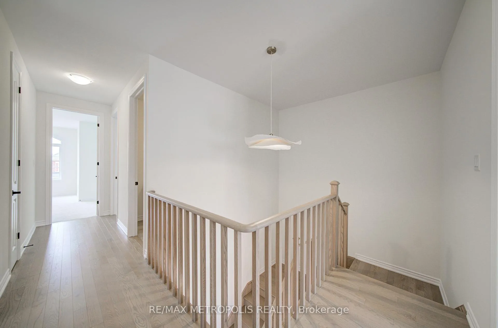 Photo 23 of 19 Kane Crescent, Aurora, Bayview Northeast — HOMEH