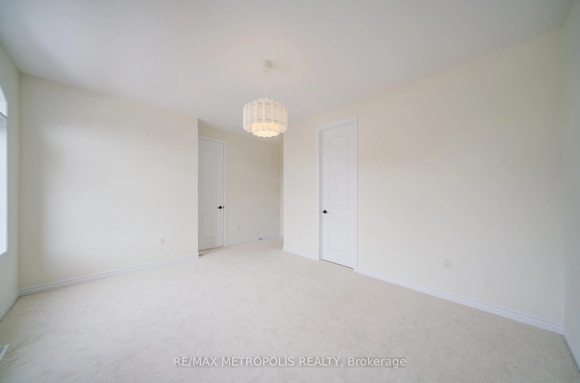 Photo 32 of 19 Kane Crescent, Aurora, Bayview Northeast — HOMEH