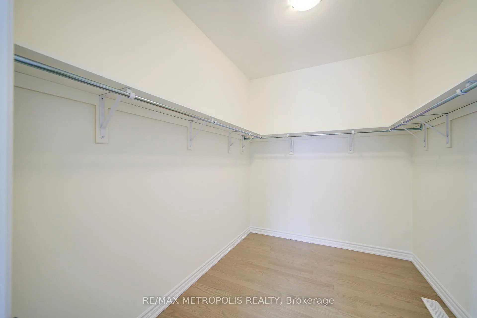Photo 37 of 19 Kane Crescent, Aurora, Bayview Northeast — HOMEH