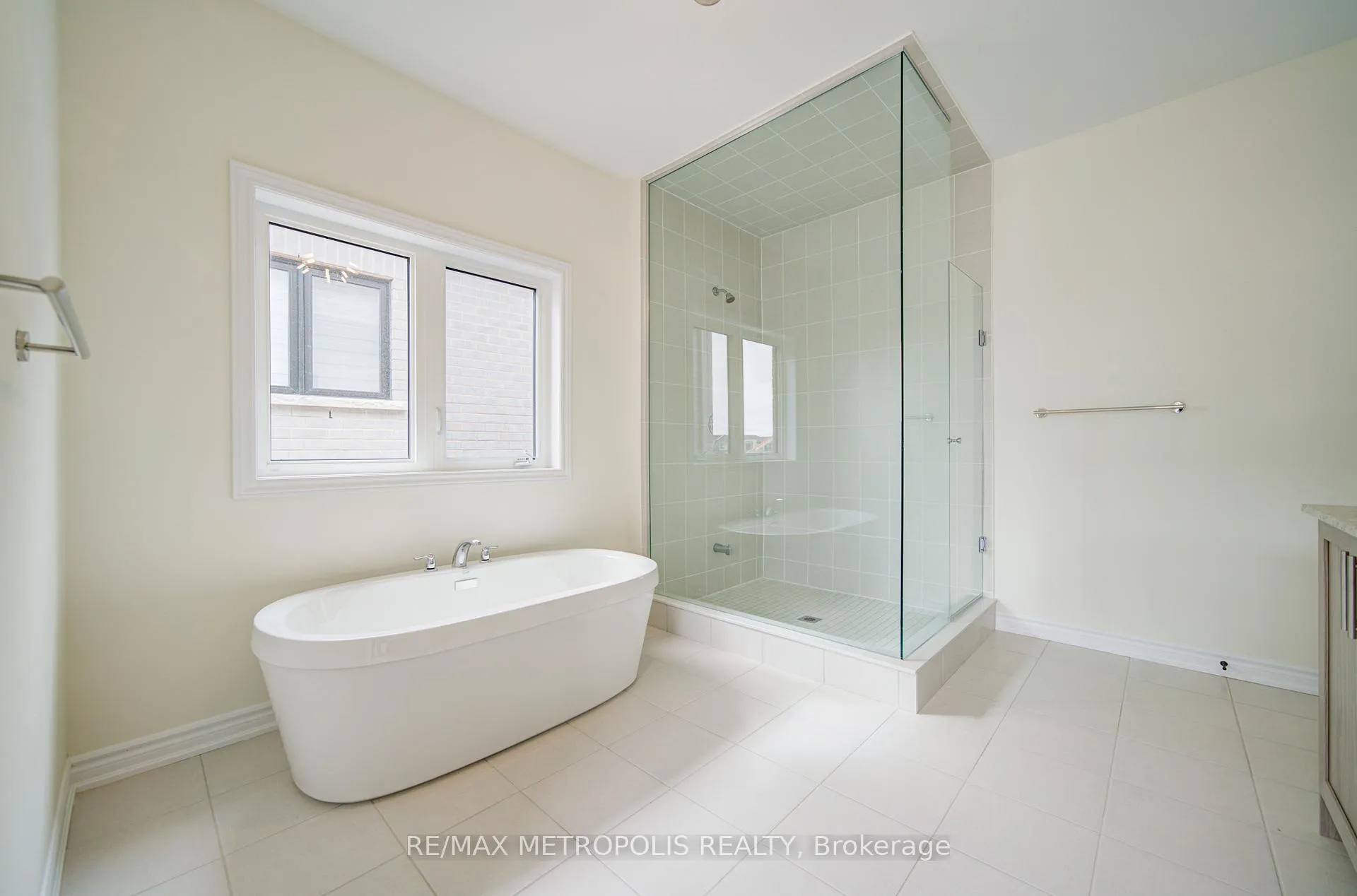 Photo 38 of 19 Kane Crescent, Aurora, Bayview Northeast — HOMEH