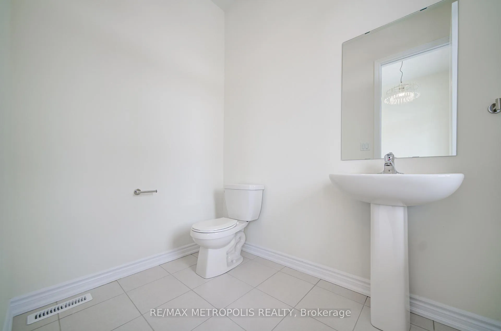 Photo 44 of 19 Kane Crescent, Aurora, Bayview Northeast — HOMEH