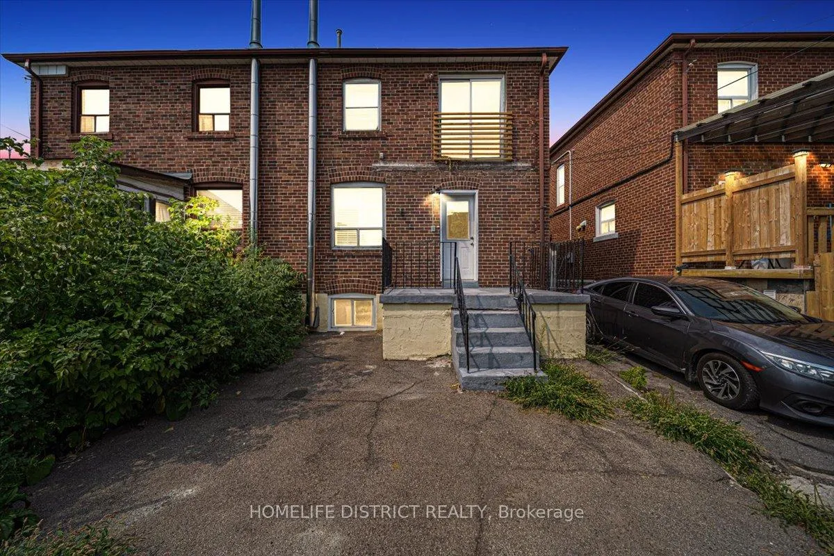 Photo 2 of 2055 Eglinton Avenue W, Toronto, Caledonia-Fairbank — HOMEH