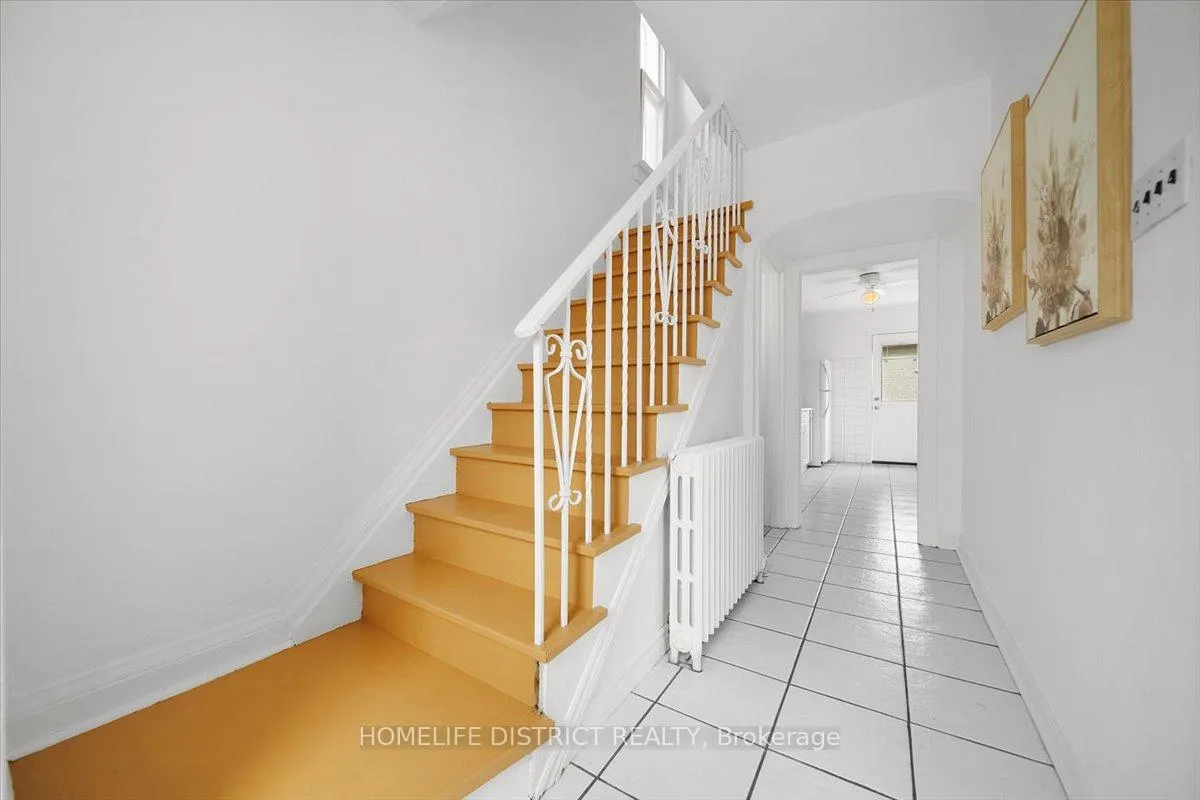 Photo 5 of 2055 Eglinton Avenue W, Toronto, Caledonia-Fairbank — HOMEH