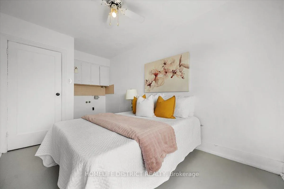Photo 17 of 2055 Eglinton Avenue W, Toronto, Caledonia-Fairbank — HOMEH