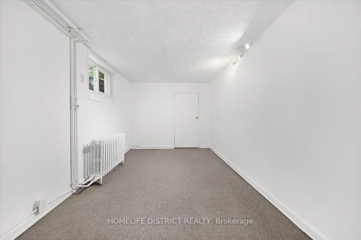 Photo 23 of 2055 Eglinton Avenue W, Toronto, Caledonia-Fairbank — HOMEH