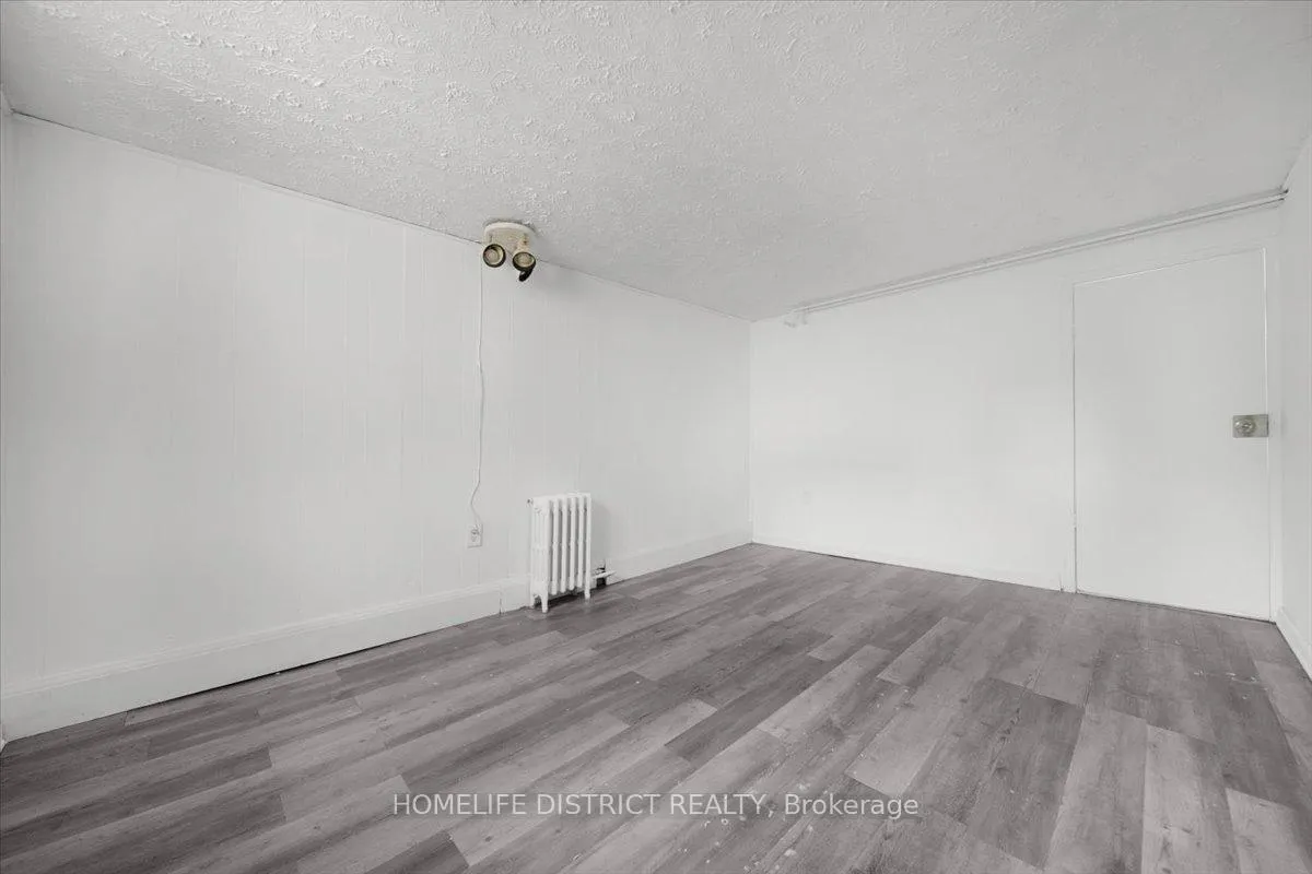 Photo 27 of 2055 Eglinton Avenue W, Toronto, Caledonia-Fairbank — HOMEH