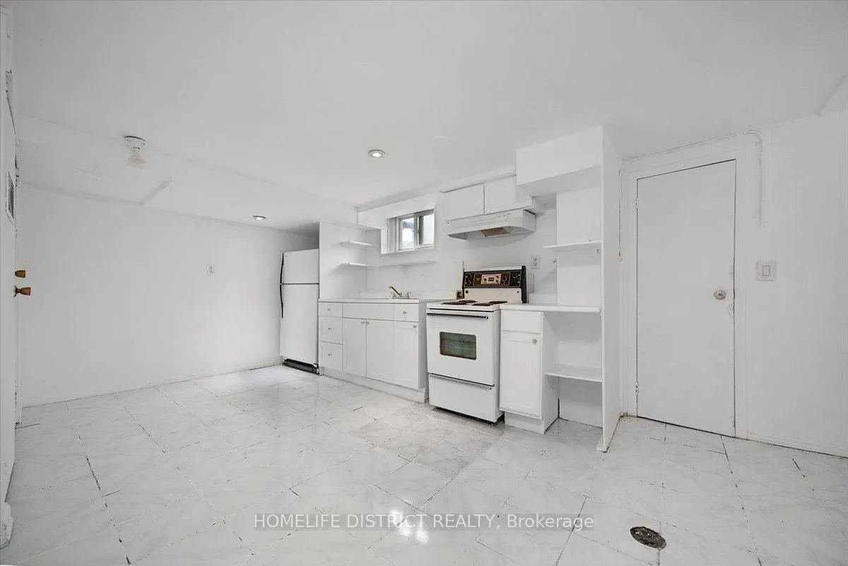 Photo 28 of 2055 Eglinton Avenue W, Toronto, Caledonia-Fairbank — HOMEH