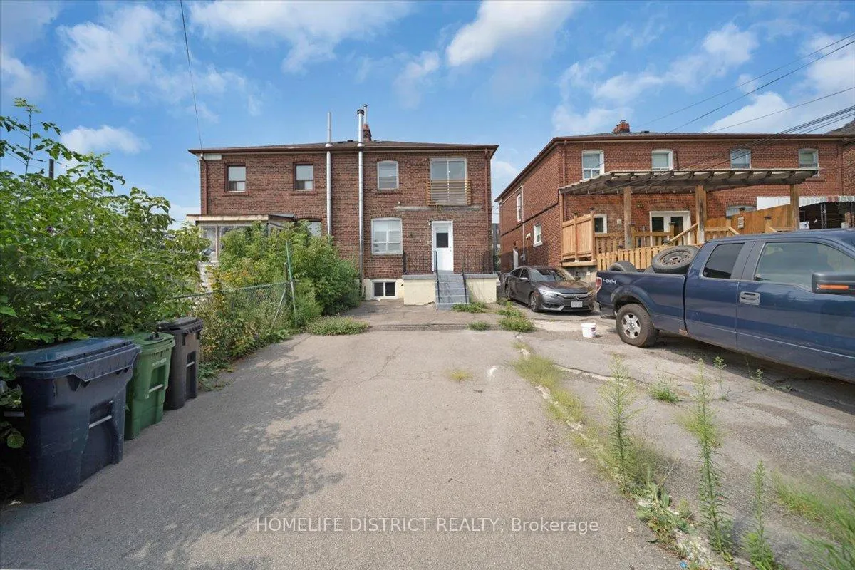 Photo 36 of 2055 Eglinton Avenue W, Toronto, Caledonia-Fairbank — HOMEH