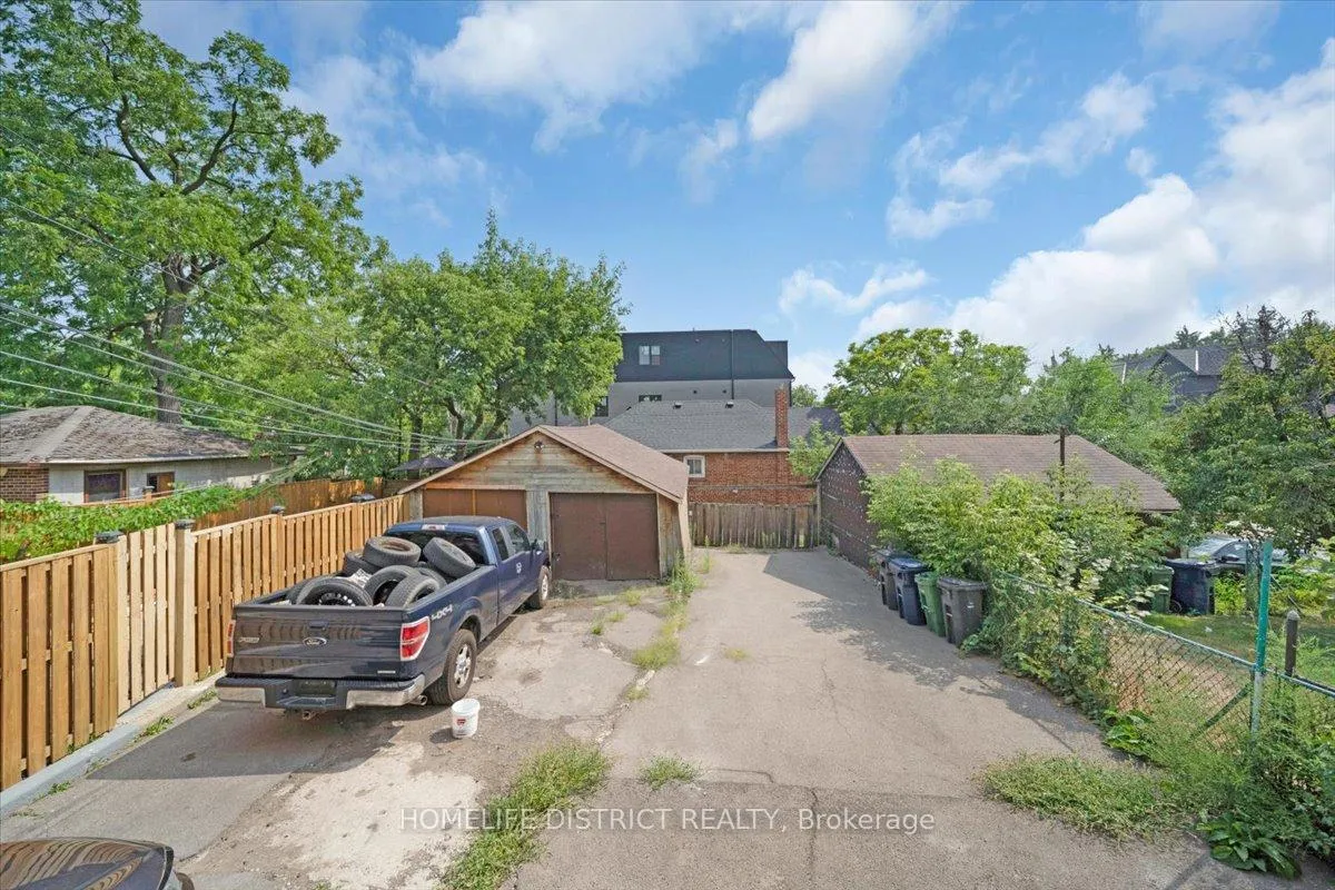 Photo 37 of 2055 Eglinton Avenue W, Toronto, Caledonia-Fairbank — HOMEH