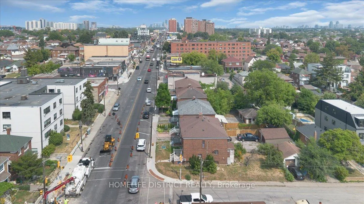 Photo 41 of 2055 Eglinton Avenue W, Toronto, Caledonia-Fairbank — HOMEH