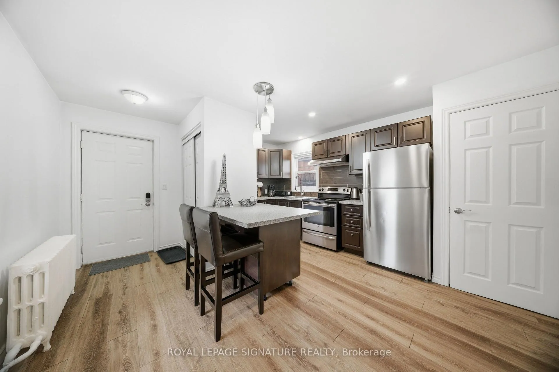 Photo 4 of Unit 1, 209 Hunter Street E, Hamilton, Corktown — HOMEH