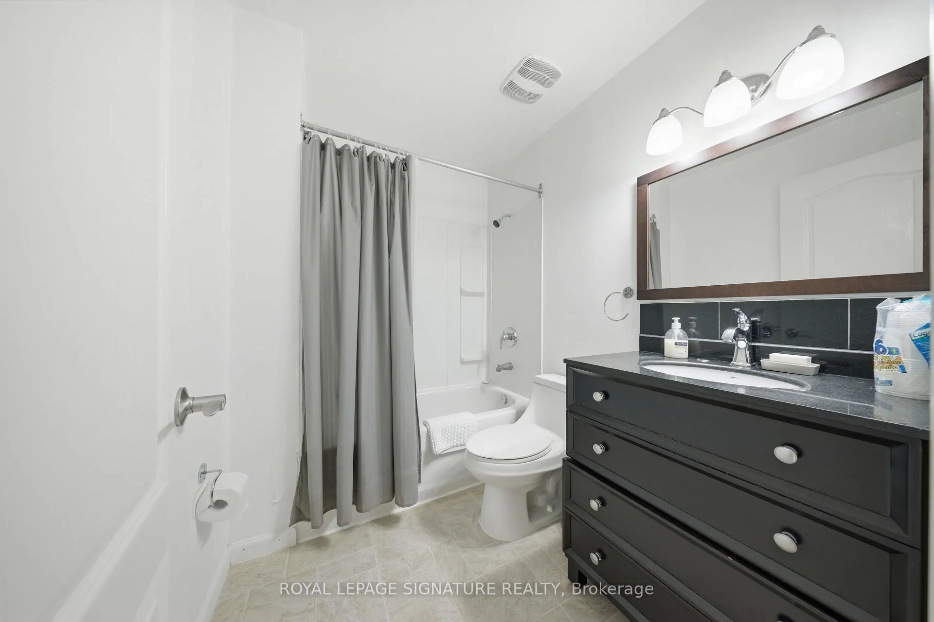 Photo 17 of Unit 1, 209 Hunter Street E, Hamilton, Corktown — HOMEH