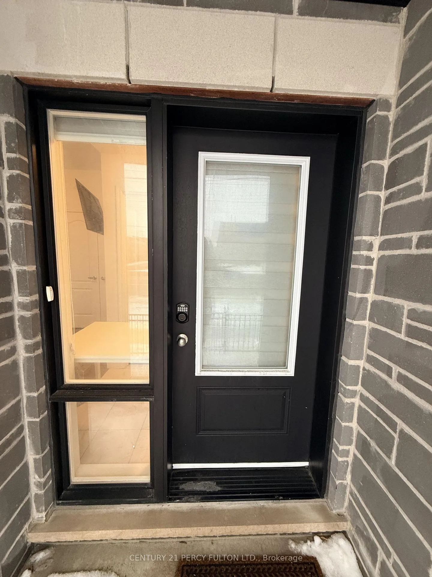 Photo 11 of Unit Main, 1411 Coral Springs Path, Oshawa, Taunton — HOMEH