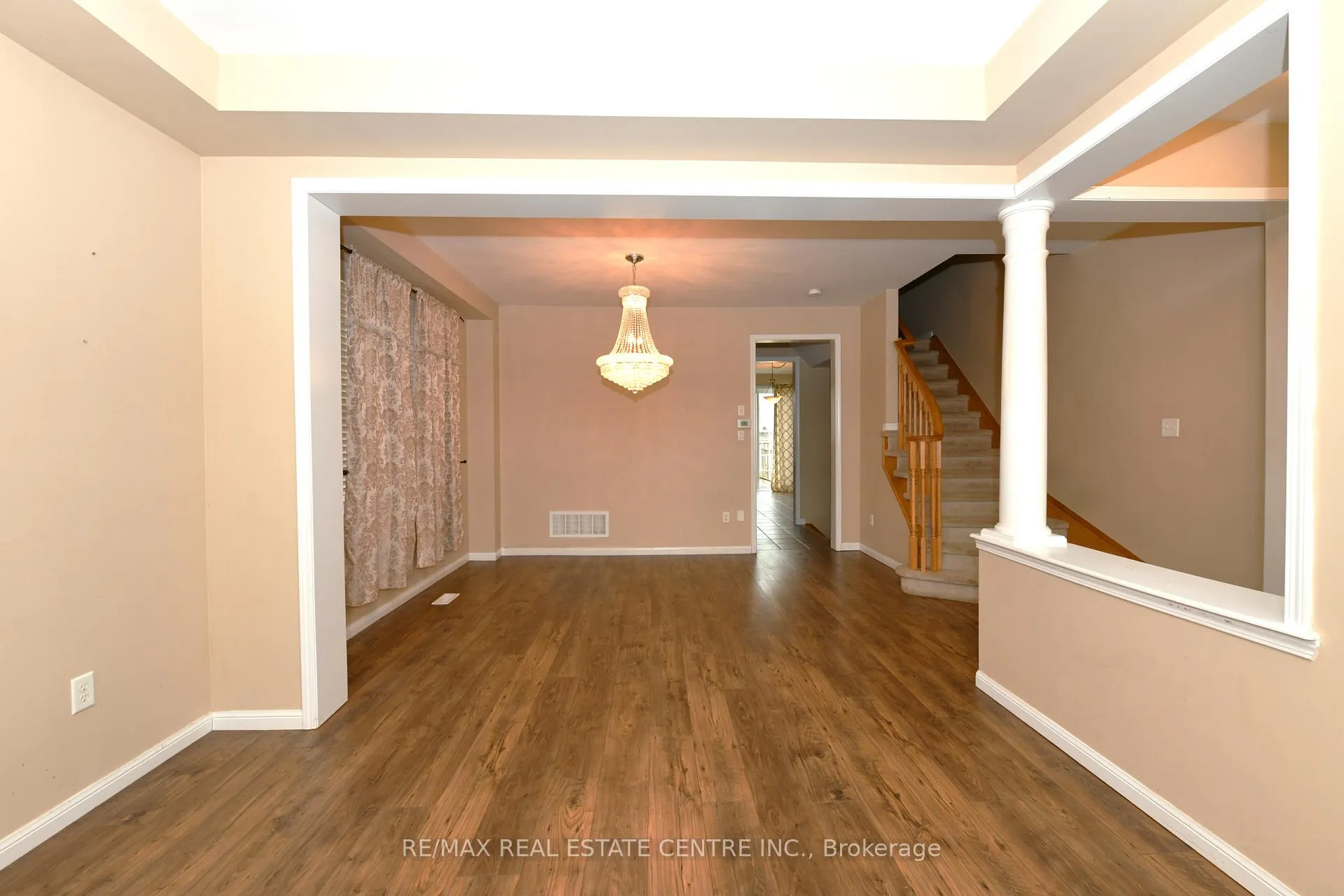 Photo 6 of 271 Baldwin Drive, Cambridge, Silver Heights — HOMEH