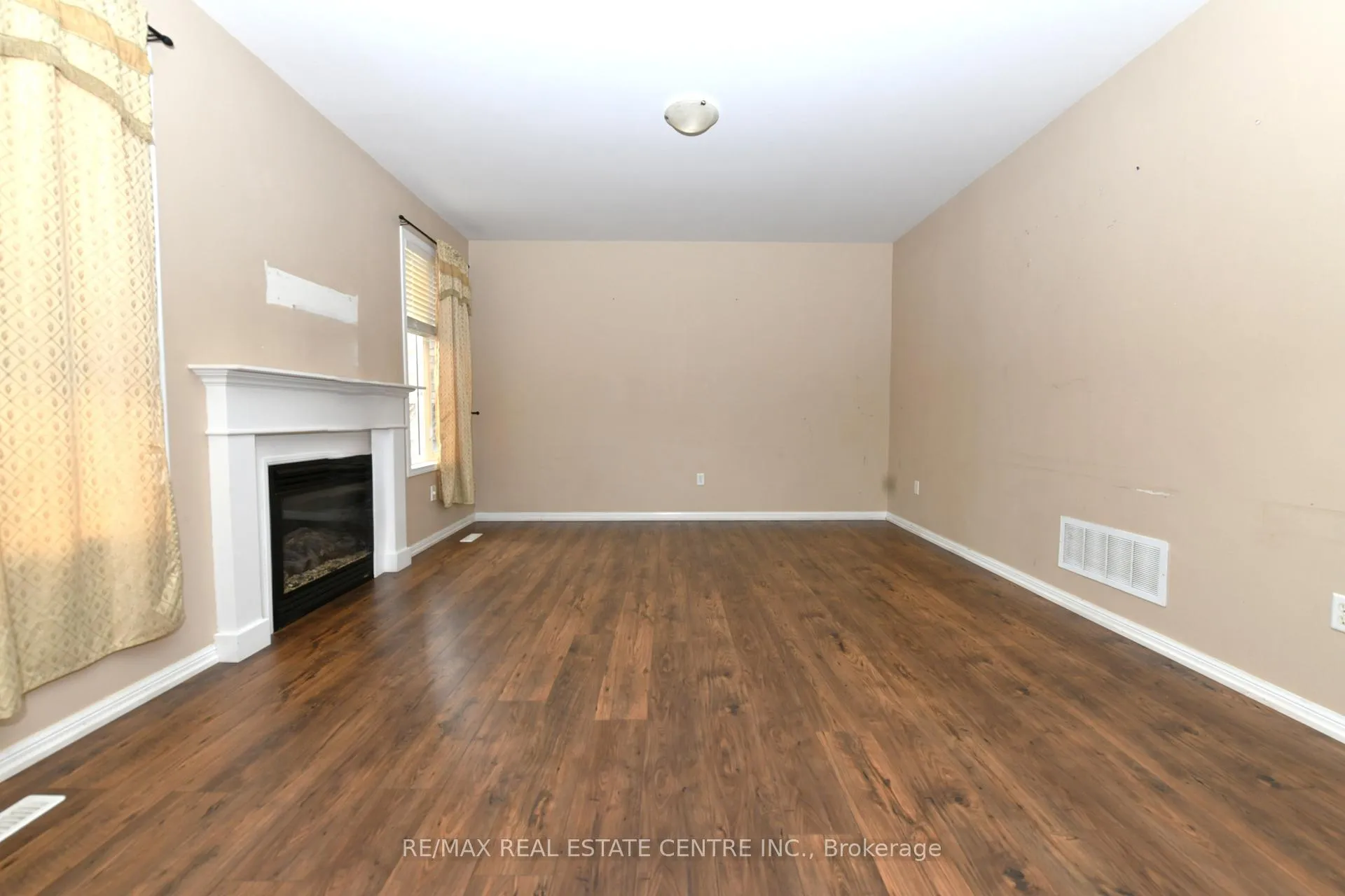 Photo 8 of 271 Baldwin Drive, Cambridge, Silver Heights — HOMEH