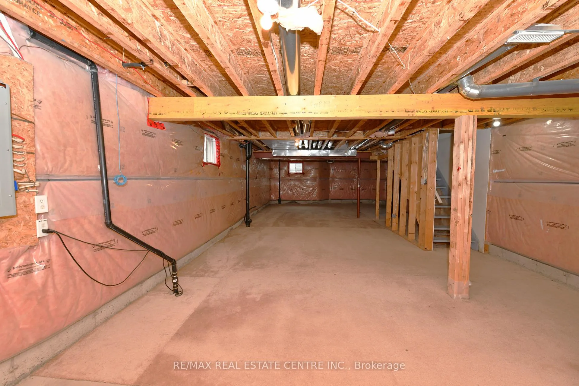 Photo 24 of 271 Baldwin Drive, Cambridge, Silver Heights — HOMEH