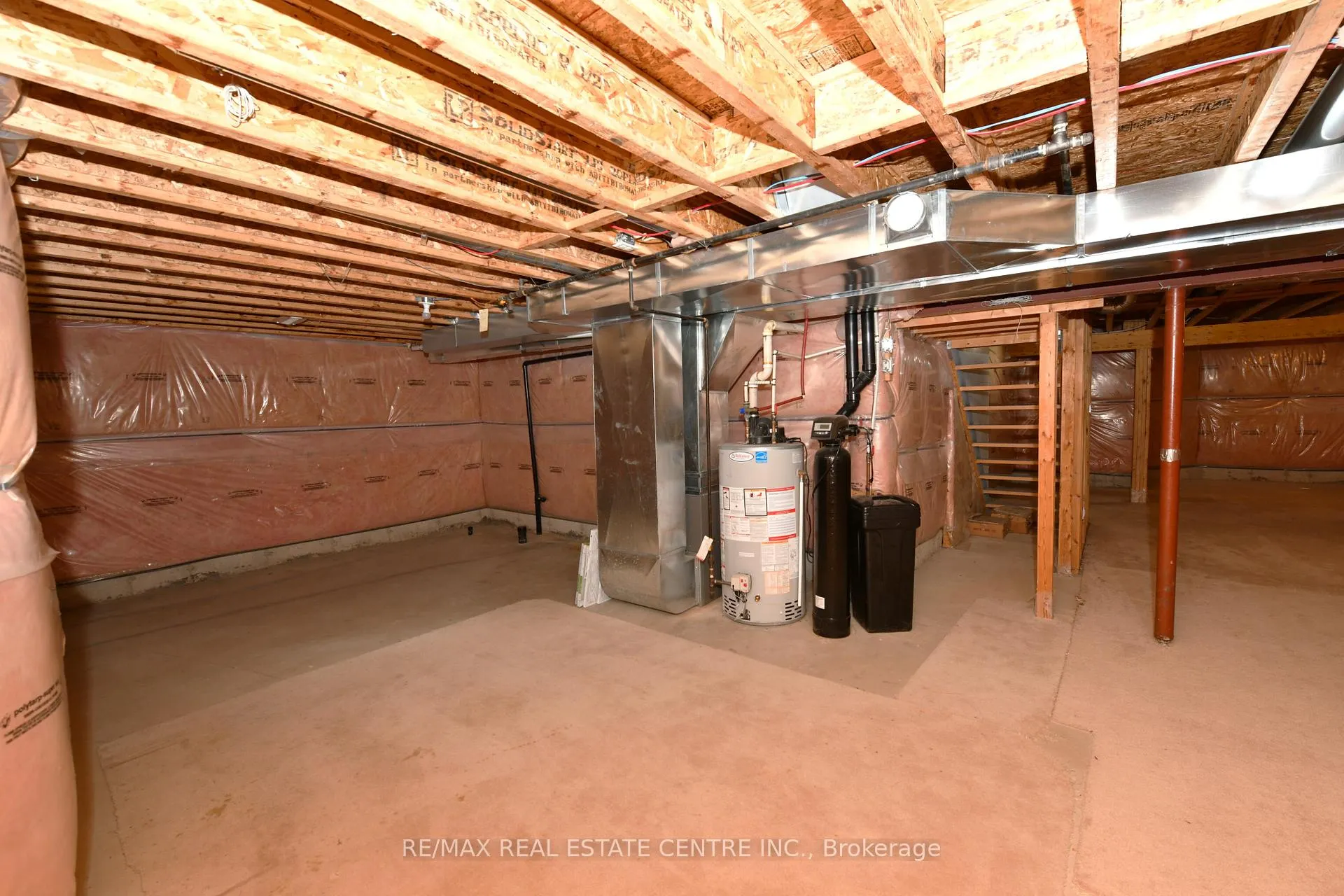 Photo 25 of 271 Baldwin Drive, Cambridge, Silver Heights — HOMEH
