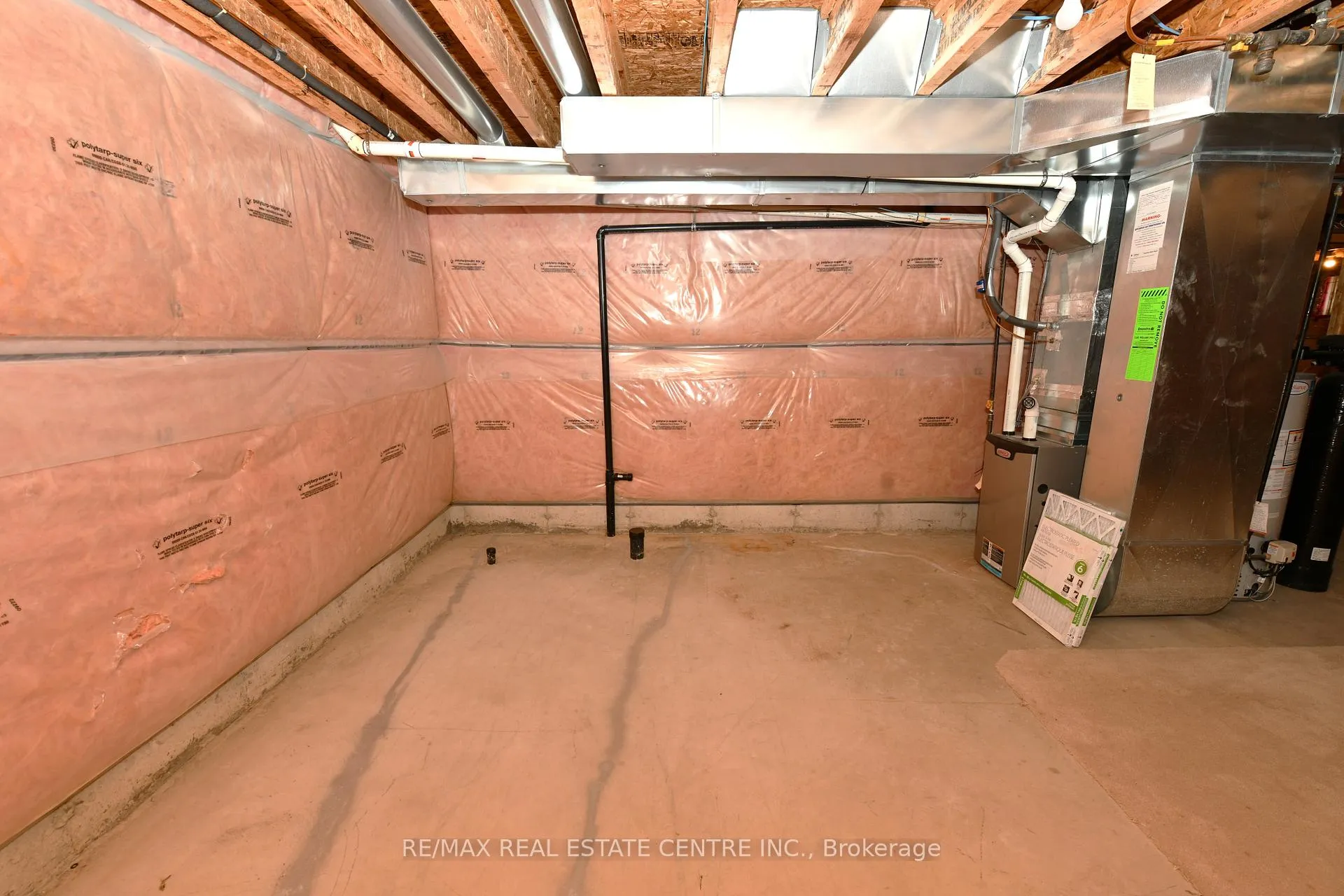 Photo 26 of 271 Baldwin Drive, Cambridge, Silver Heights — HOMEH